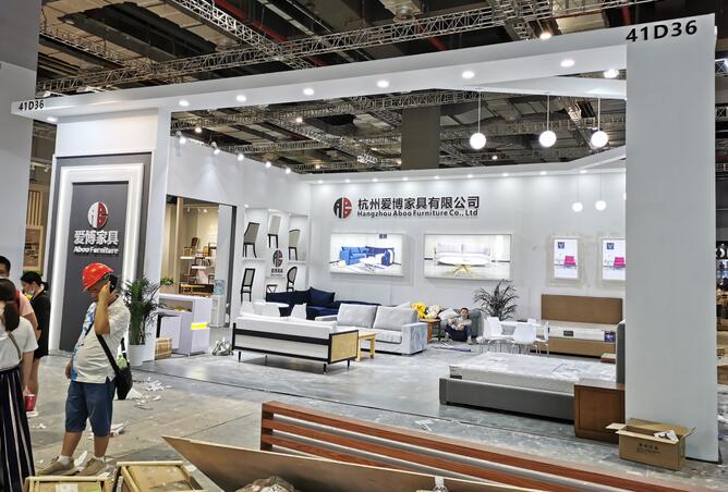 展會搭建布置中塑料類材料該如何選擇？膠黏劑又該如何選擇？