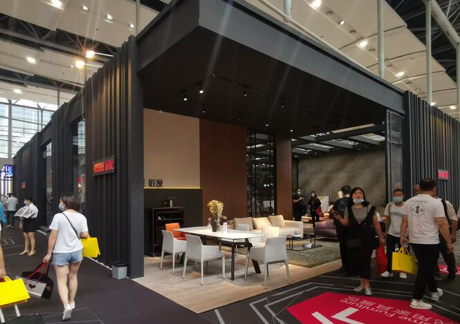 該如何設(shè)計(jì)搭建大型展臺(tái)？如何設(shè)計(jì)搭建一個(gè)小展臺(tái)？
