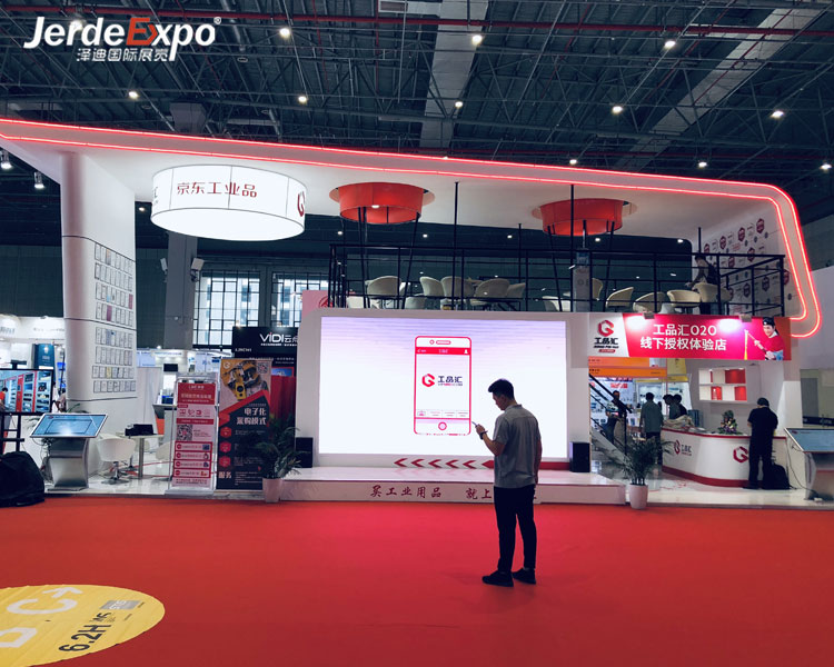 新國際展覽館中雙層展臺搭建時有哪些要求？